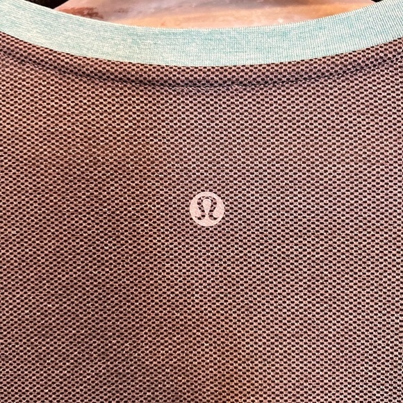 LULULEMON-Men’s Short Sleeve Work Out Shirt - Picture 4 of 8